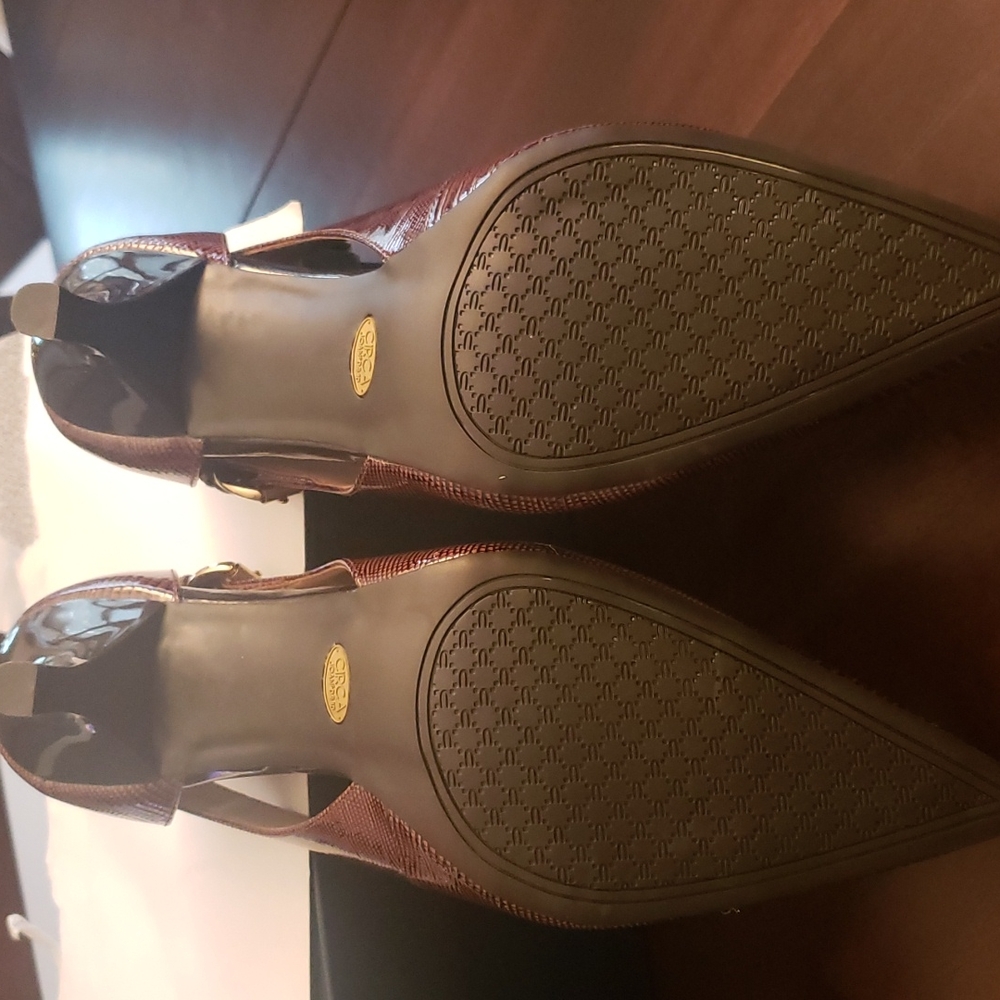 Shoes - Picture 3 of 3